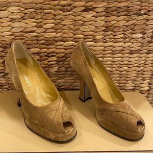 Italian suede shoes NWOT